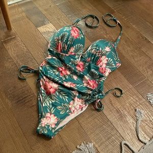 Shade & Shore | Push Up High Cut One Piece Swim 🌸